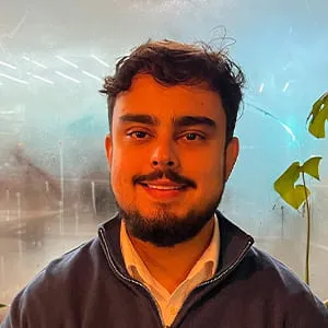 Headshot of Eijaaz Karim