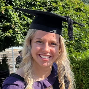 Headshot of Olivia Coxon