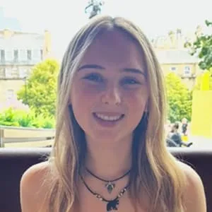 Headshot of Lily Darby