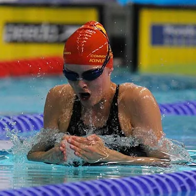 Laura Kinley swimming