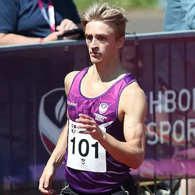 Seamus Derbyshire running
