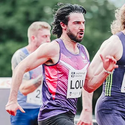 Zac Shaw running in a race