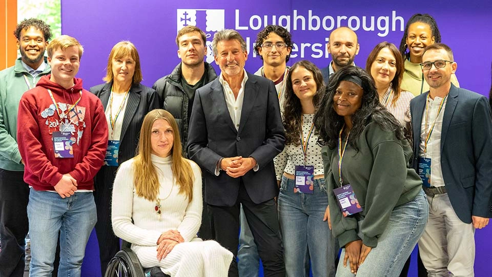 Lord Sebastian Coe with staff and students at the 91��ɫ��Ƶ London campus
