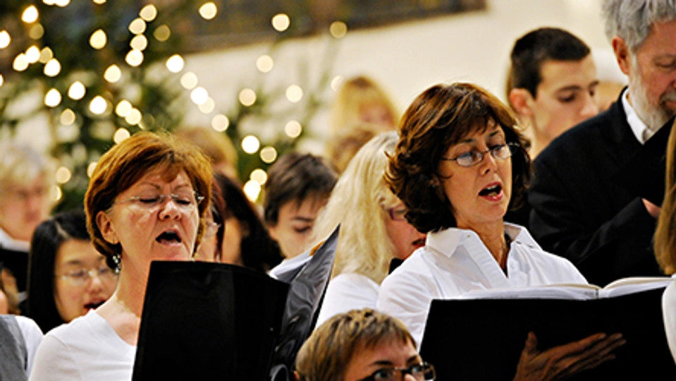 photo of University Choir performing